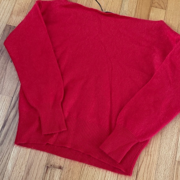Red aritzia off the shoulder sweater - Picture 4 of 4